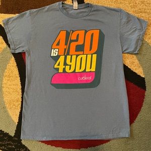 Curaleaf 420 shirt size M